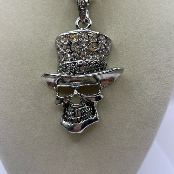 Skull Rhinestones Top Hat Oversized Necklace Goth Halloween Ball Necklace - Picture 4 of 10